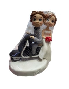 FIGURA NOVIOS EN MOTO